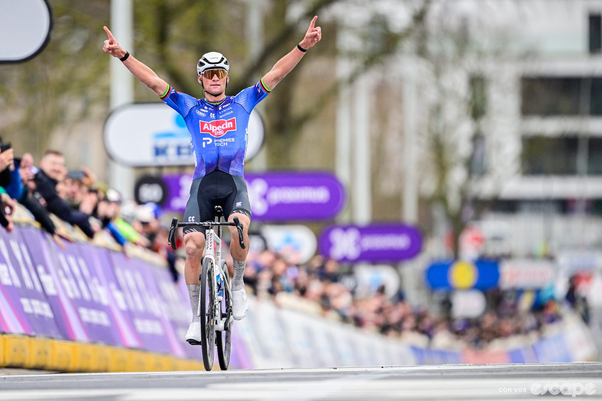 Omloop Het Nieuwsblad 2026: Van der Poel Dominates on his Debut